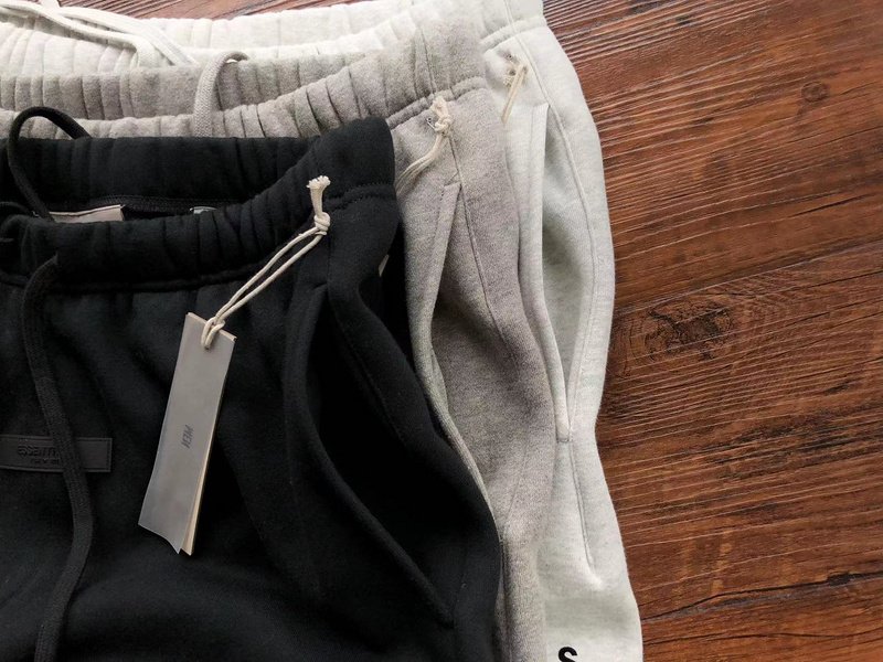 Спортивные штаны Fear of God Front Rectangle Patch With Logo "White" фото № 4