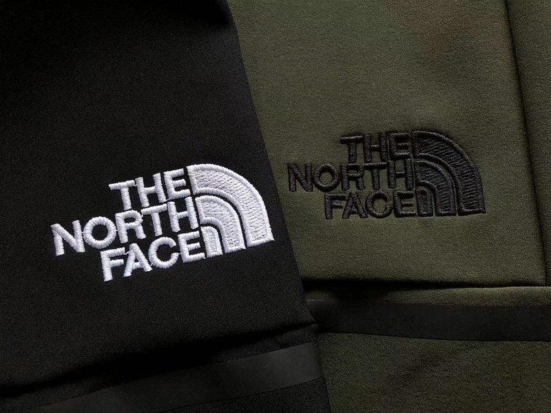 Спортивные штаны The North Face Stripe And Logo On Knees "Khaki" фото № 6