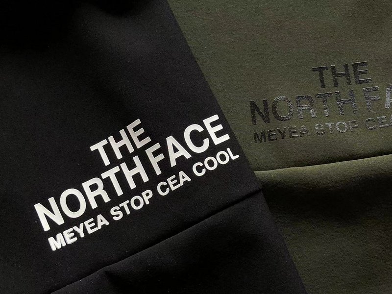 Спортивные штаны The North Face Stripe And Logo On Knees "Khaki" фото № 4