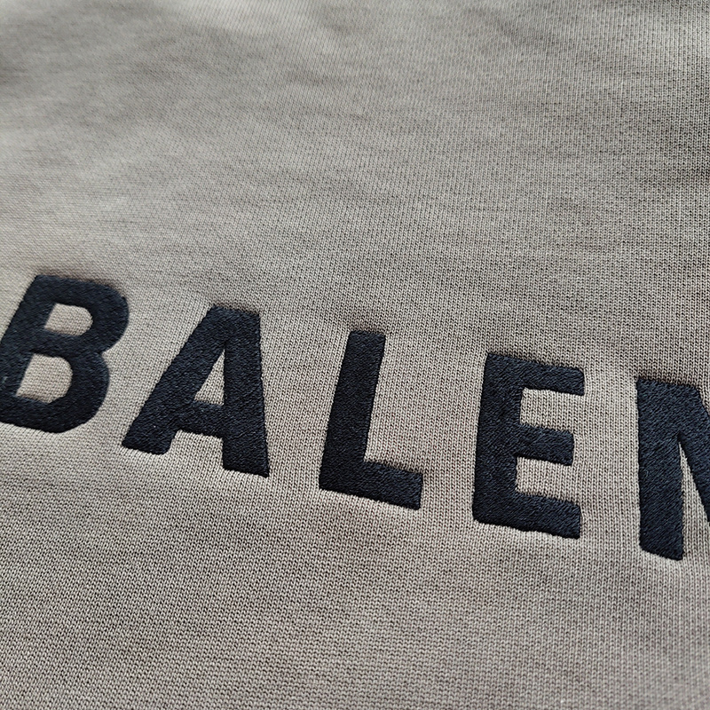 Худи Balenciaga A Small Inscription Of The Brand Name "Gray" фото № 2