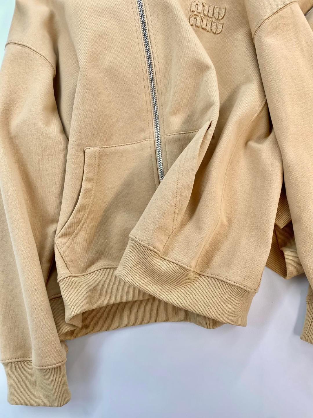 Худи Miu Miu Left Frontside Light Brown Logo "Brown" фото № 4