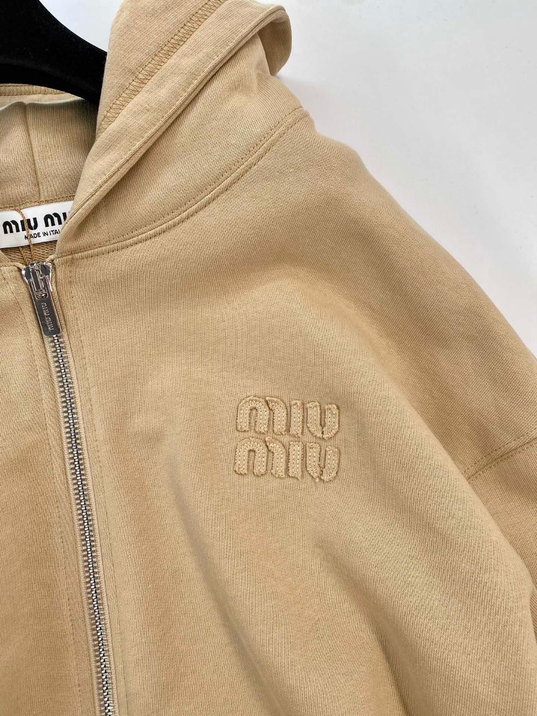 Худи Miu Miu Left Frontside Light Brown Logo "Brown" фото № 3