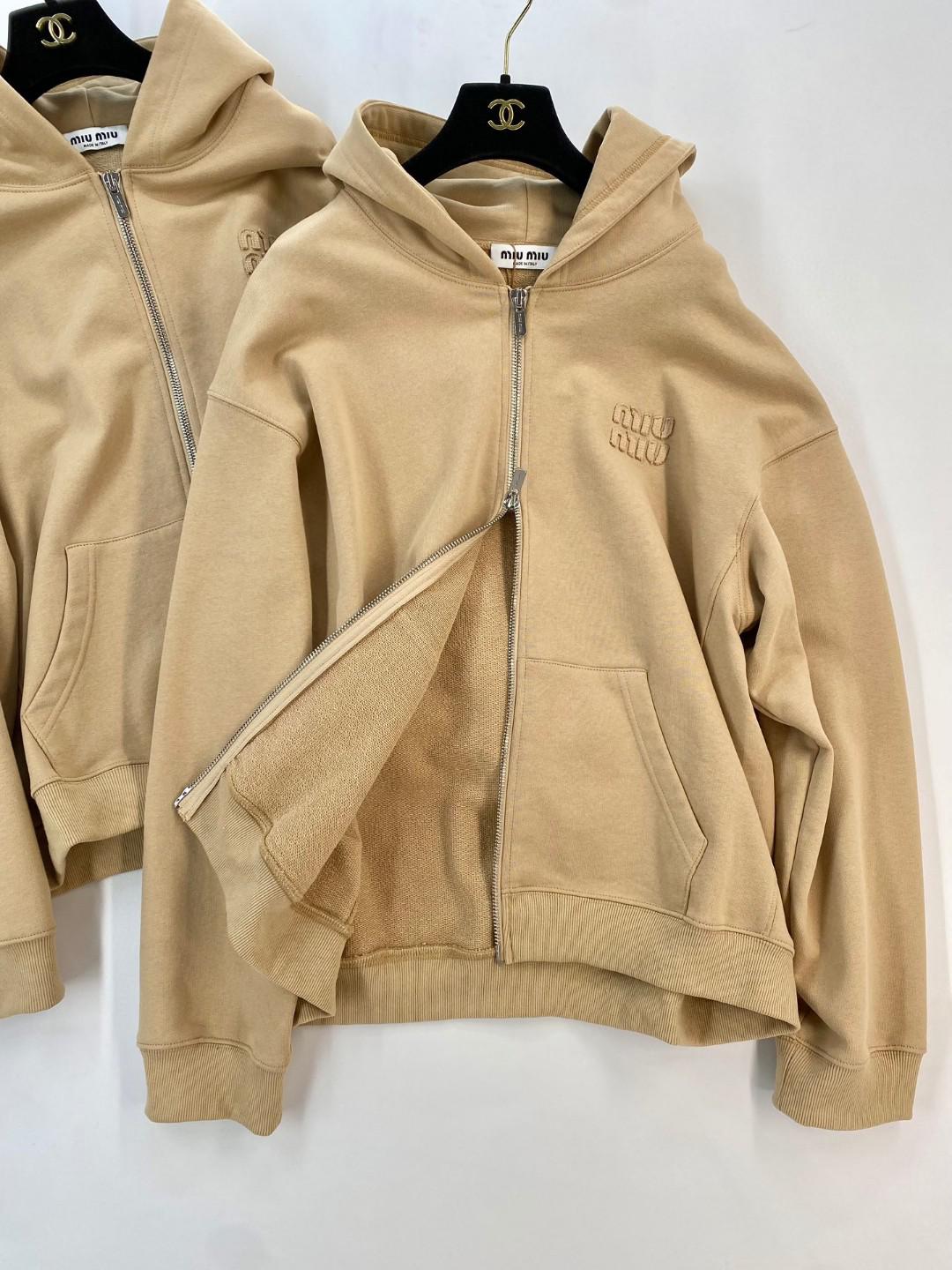 Худи Miu Miu Left Frontside Light Brown Logo "Brown" фото № 5