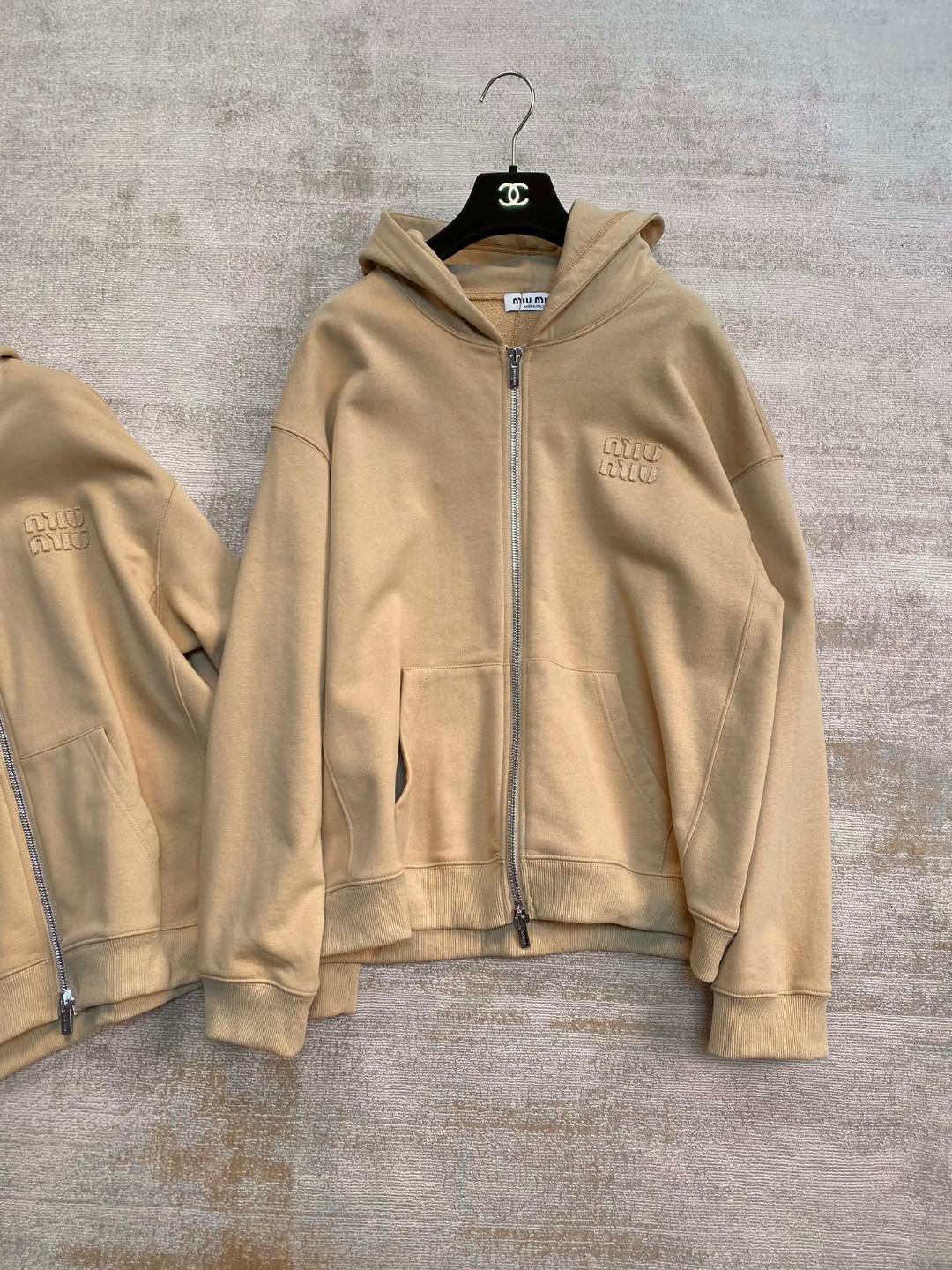 Худи Miu Miu Left Frontside Light Brown Logo "Brown" фото № 7