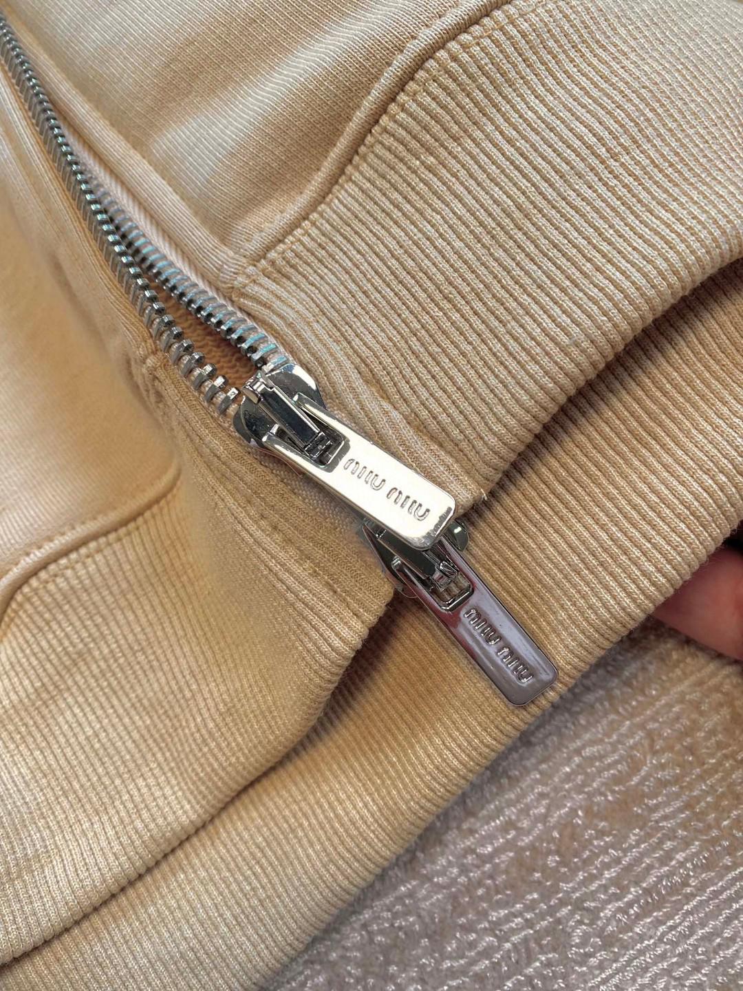 Худи Miu Miu Left Frontside Light Brown Logo "Brown" фото № 2