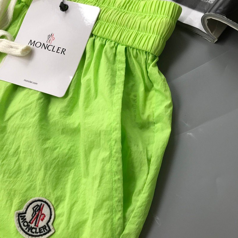 Шорты Moncler Solid Color With Small Logo "Green" фото № 6