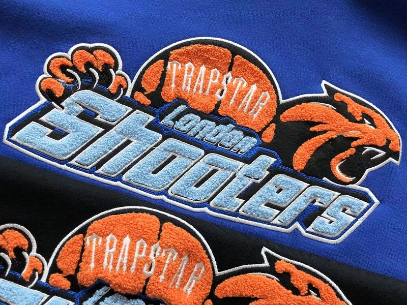 Худи Trapstar Logo And Colorful Embroidered Panther Outlined By Line "Blue" фото № 3