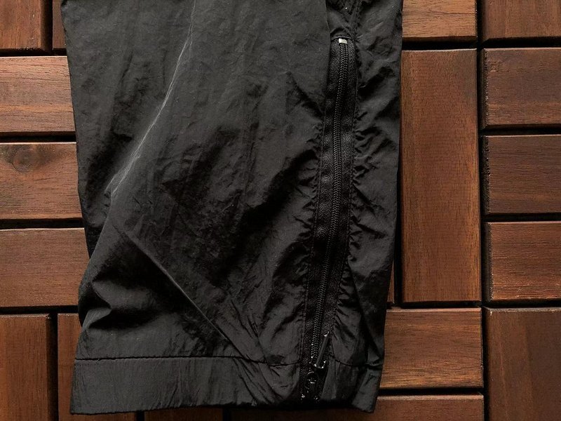 Спортивные штаны Trapstar Decorated By Stripe And Repeating Embroidered Logo "Black" фото № 5