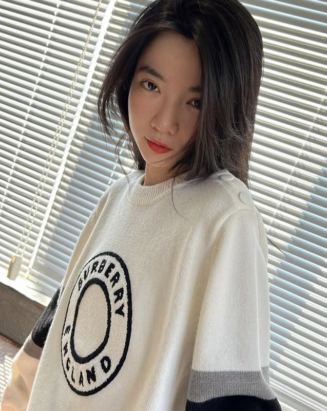 Свитшот Burberry With Stripes On The Sleeves "White" фото № 7