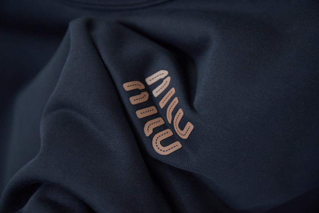 Свитшот Miu Miu Frontside Volumetric Brown Logotype "Navy Blue" фото № 5