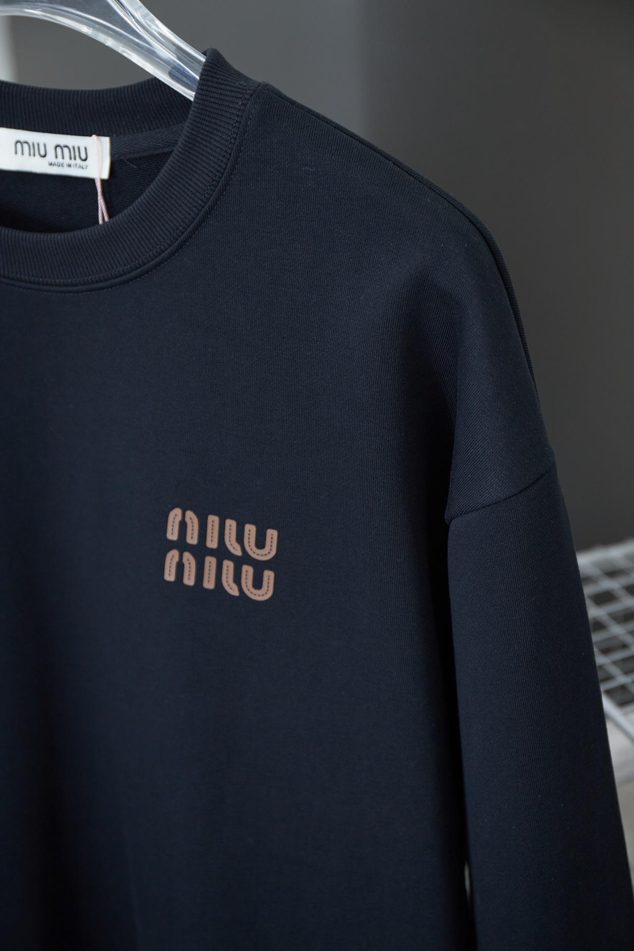 Свитшот Miu Miu Frontside Volumetric Brown Logotype "Navy Blue" фото № 3