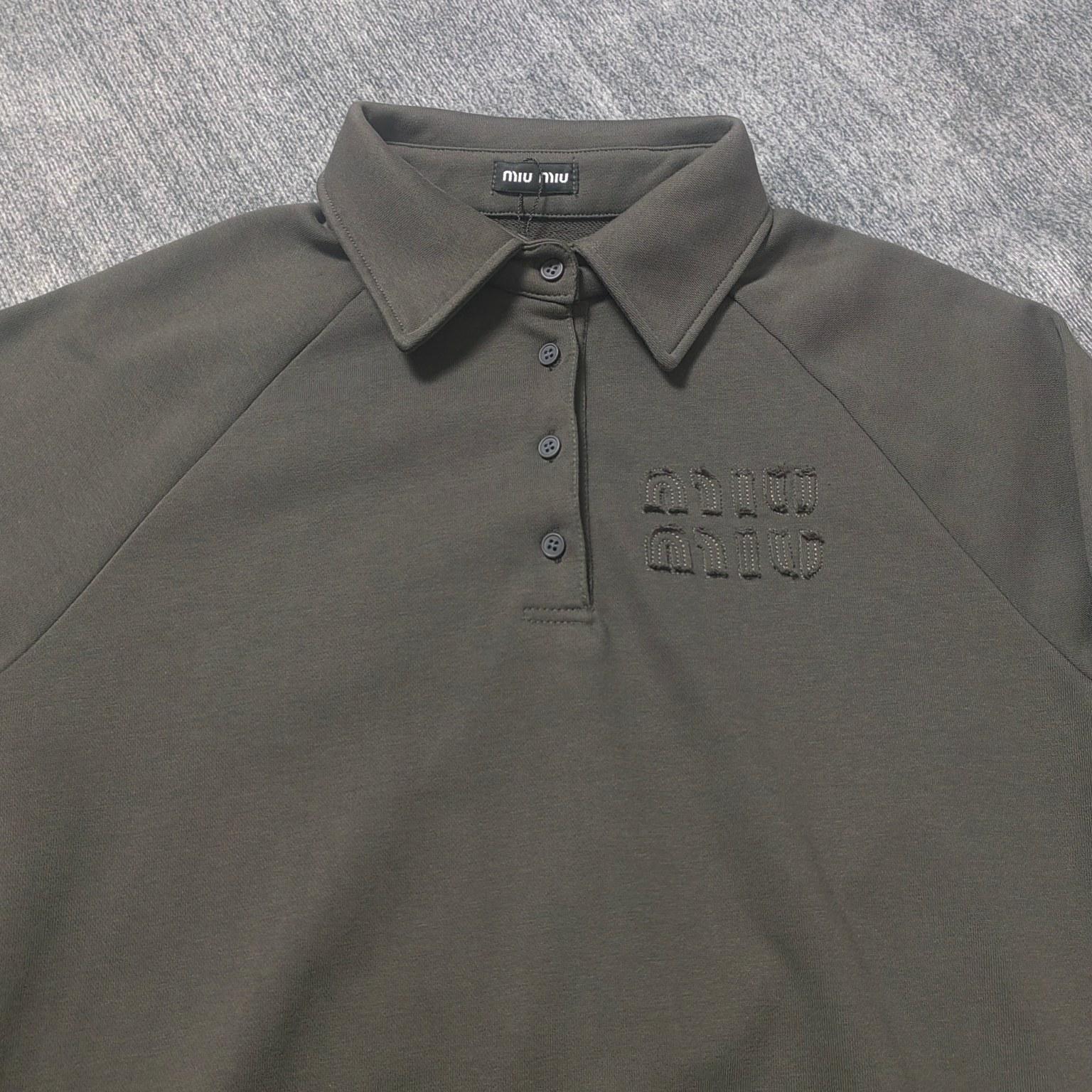 Свитшот Miu Miu Frontside Left Round Logotype Miu Miu "Black" фото № 5