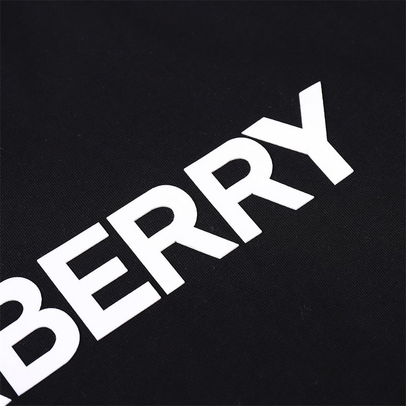 Футболка Burberry Plain With Front Logo Inscription "Black" фото № 6