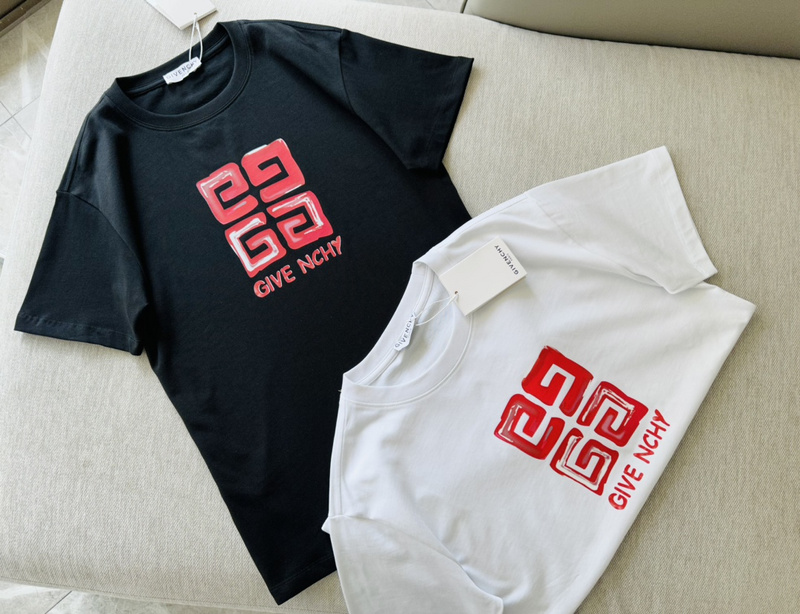 Футболка Givenchy With Big Red Logo "Black" фото № 3