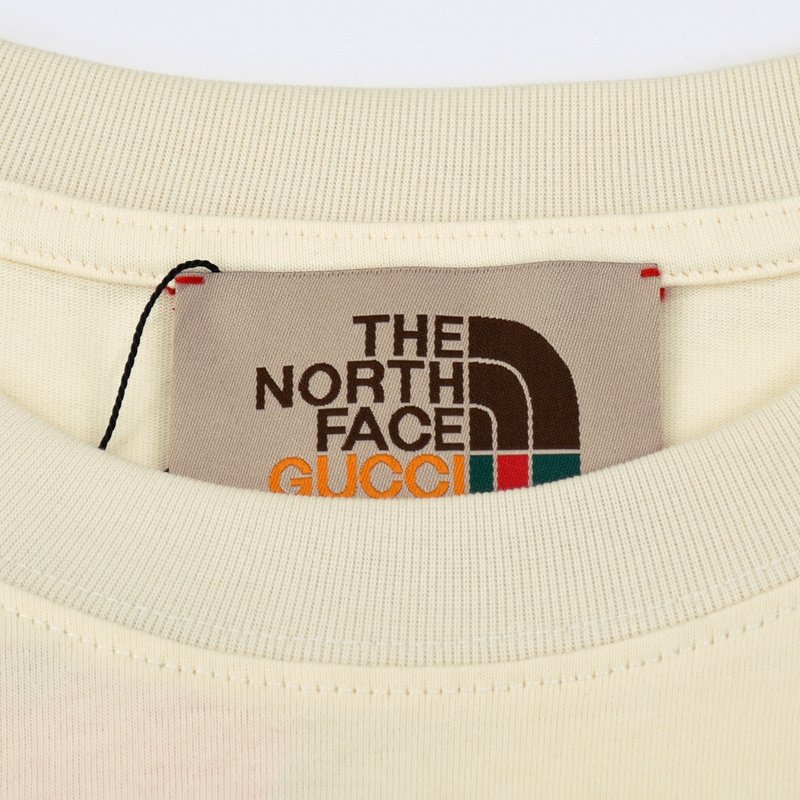 Футболка Gucci X The North Face Pocket With Print "Cream" фото № 4