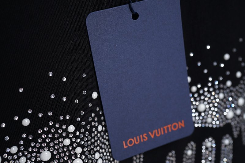 Футболка Louis Vuitton Logo Inscription On Background From Silver Dots "Black" фото № 6