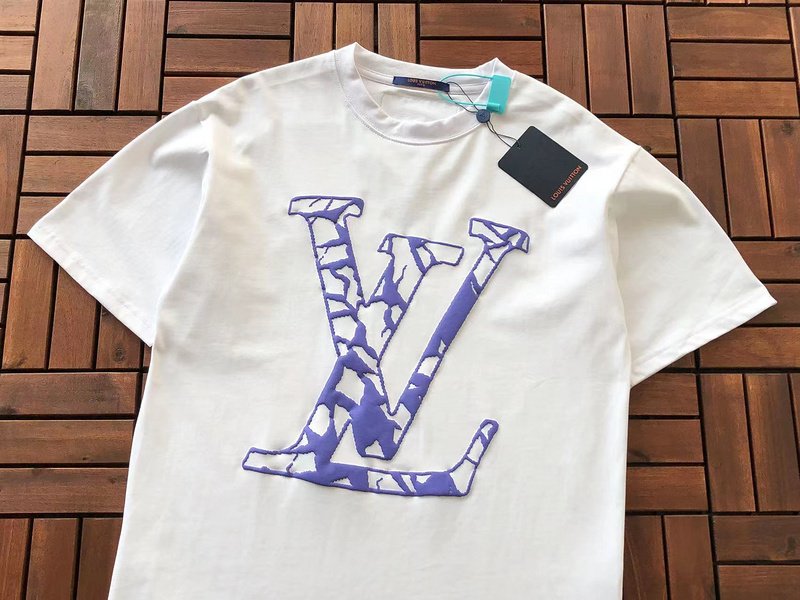 Футболка Louis Vuitton Colorful Logo Letters Front And Colorful Logo Back "White" фото № 2