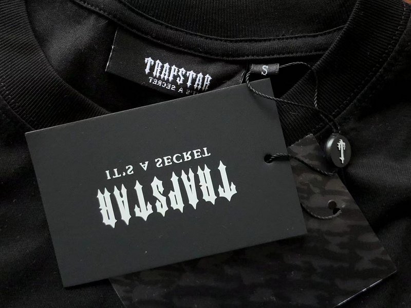 Футболка Trapstar Big Logo Letters under Arch And Star "Black" фото № 3