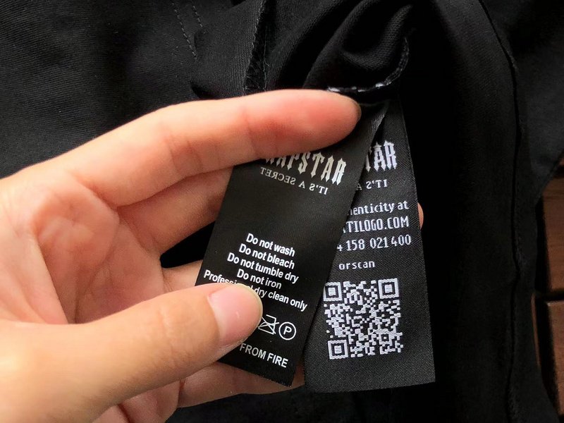 Футболка Trapstar Big Logo Letters under Arch And Star "Black" фото № 4