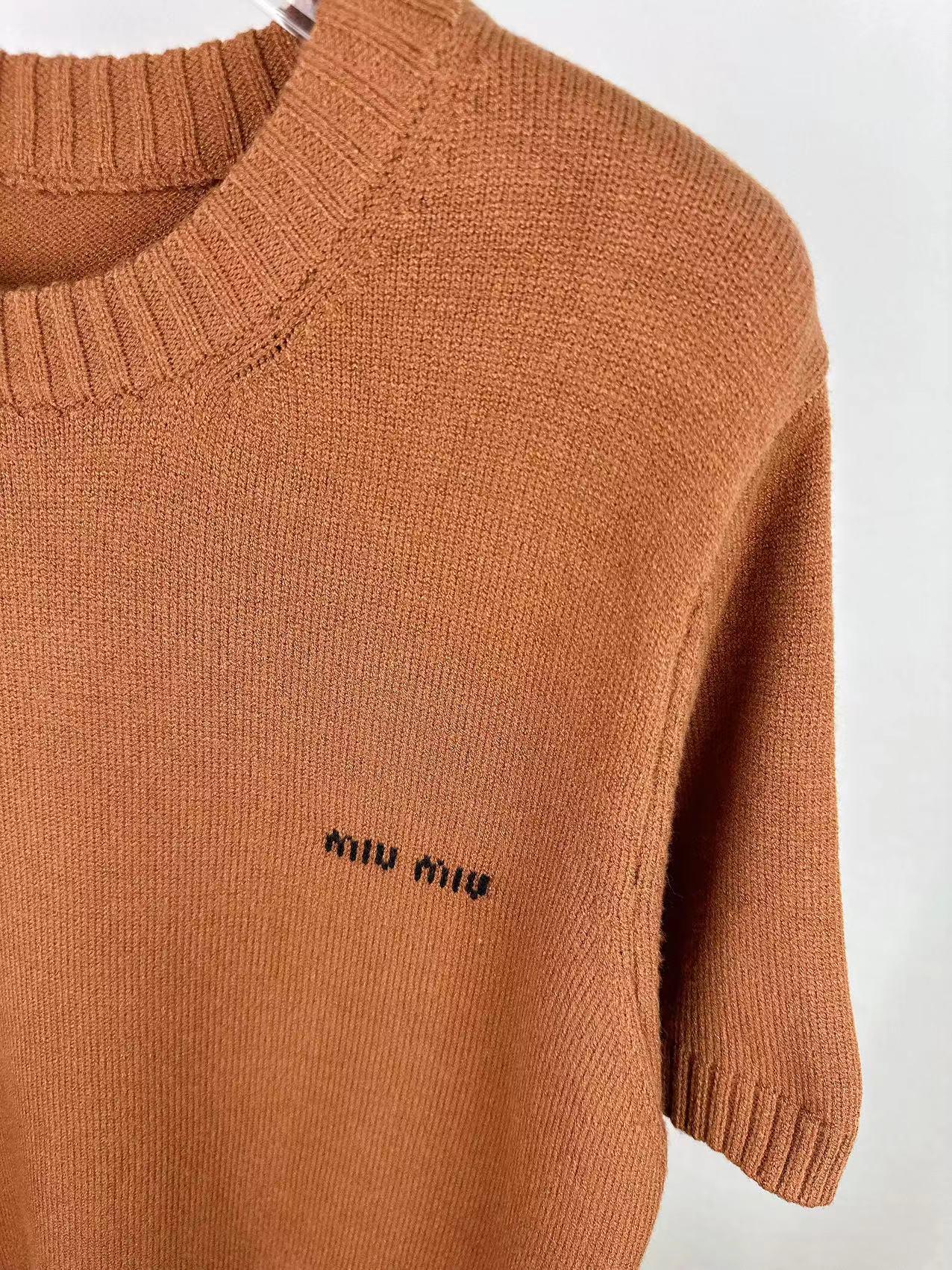 Жилетка Miu Miu Frontside Left Logo Miu Miu "Brown" фото № 4