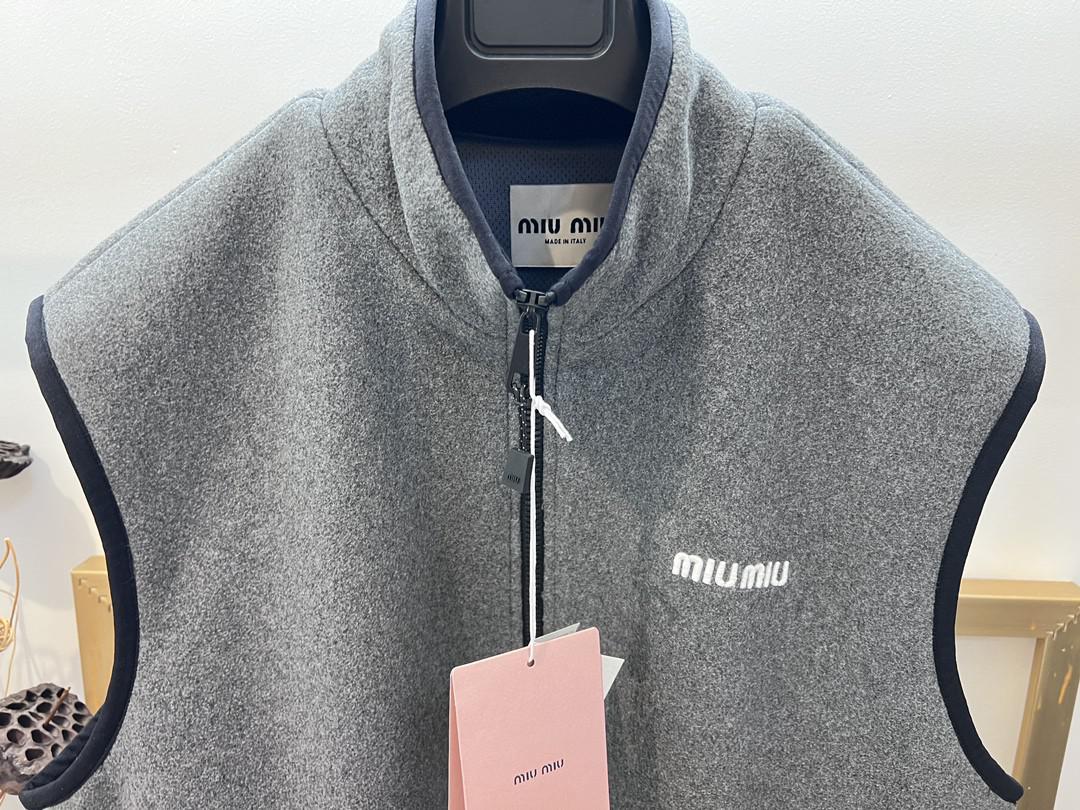 Жилетка Miu Miu Frontside Small Left White Logo Miu Miu "Gray" фото № 4