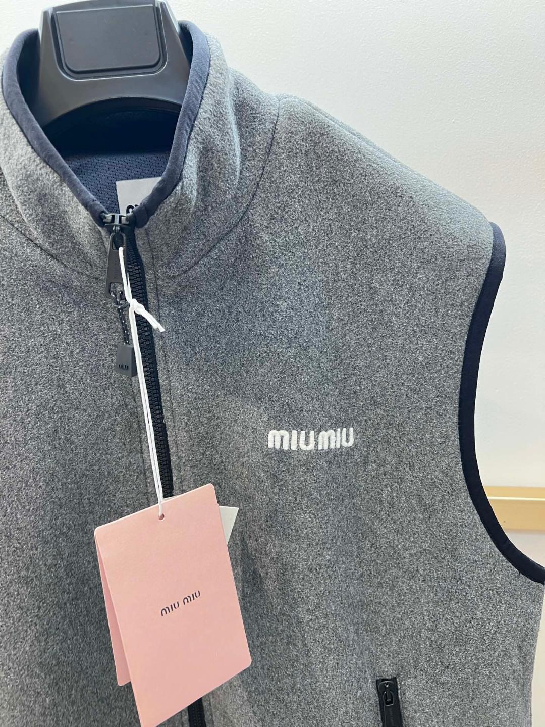 Жилетка Miu Miu Frontside Small Left White Logo Miu Miu "Gray" фото № 3