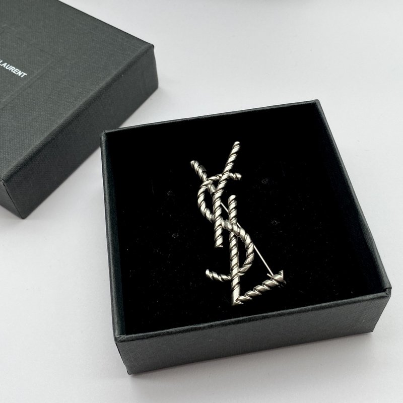 Брошь Saint Laurent Monogram "Silver" фото № 4