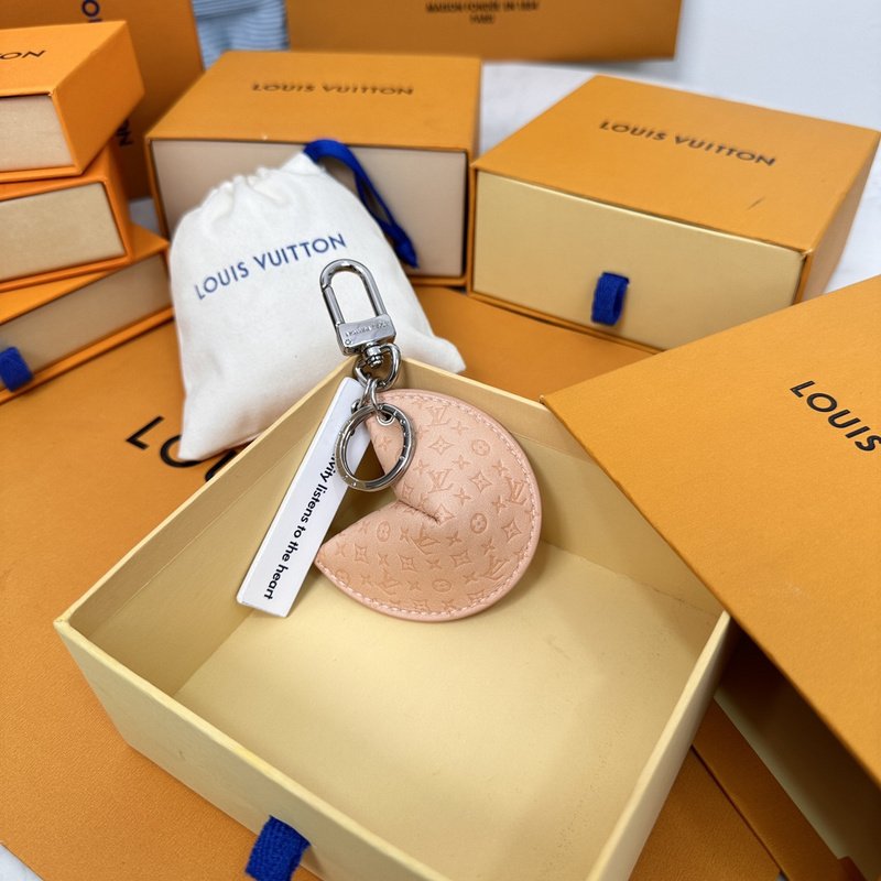 Брелок Louis Vuitton Shaped Like Ears "Cream" фото № 6