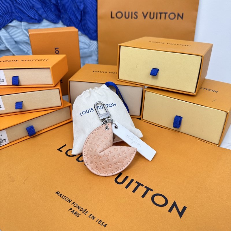 Брелок Louis Vuitton Shaped Like Ears "Cream" фото № 7