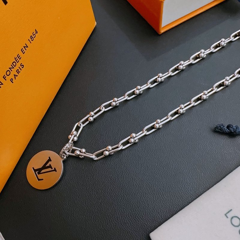 Подвеска Louis Vuitton Decorated Symbols And Logo - Logo Inside Circle "Silver" фото № 2