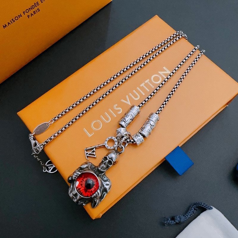 Подвеска Louis Vuitton Figure With Logo - Hole In Breast "Silver" фото № 4