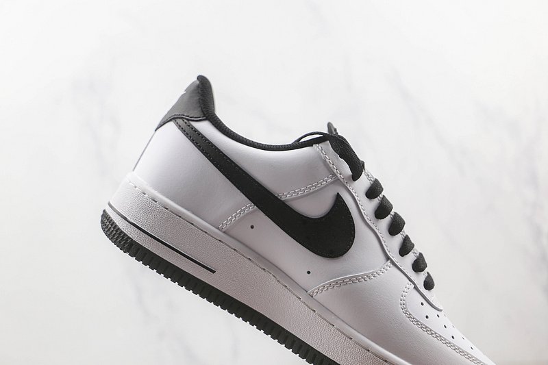 Nike Air Force 1 07 "White/Black" фото № 4