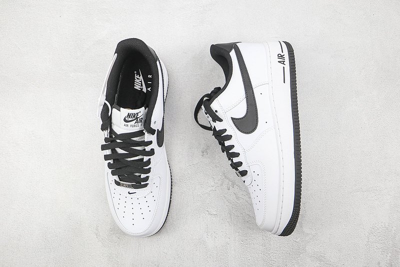 Nike Air Force 1 07 "White/Black" фото № 7