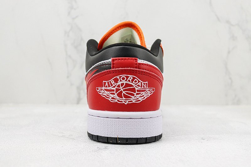 Air Jordan 1 Low "Flaming Swoosh" фото № 8
