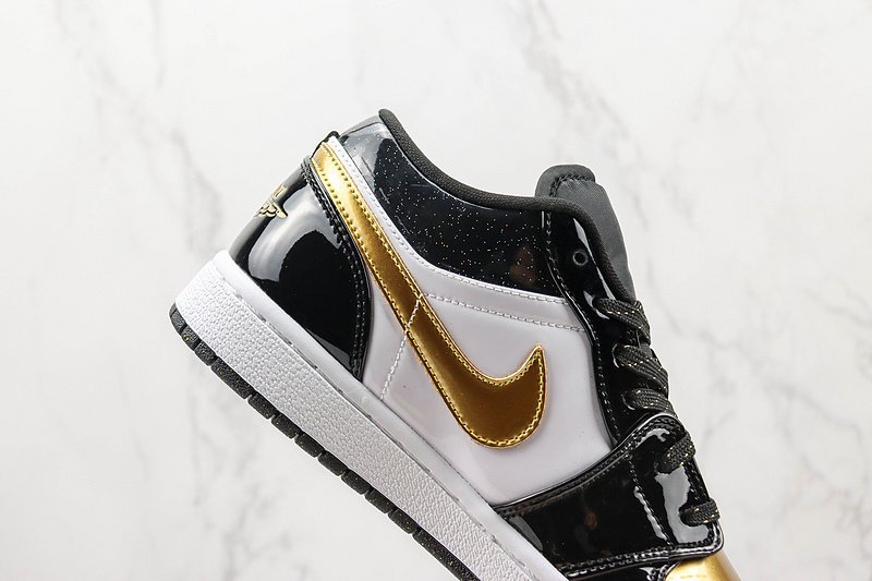 Air Jordan 1 Low SE GS "Gold Toe" фото № 4