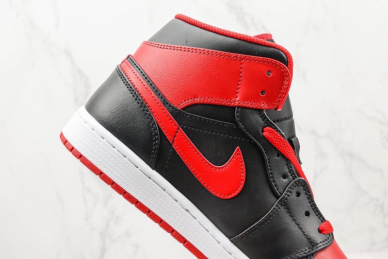 Air Jordan 1 Mid "Alternate Bred" фото № 4