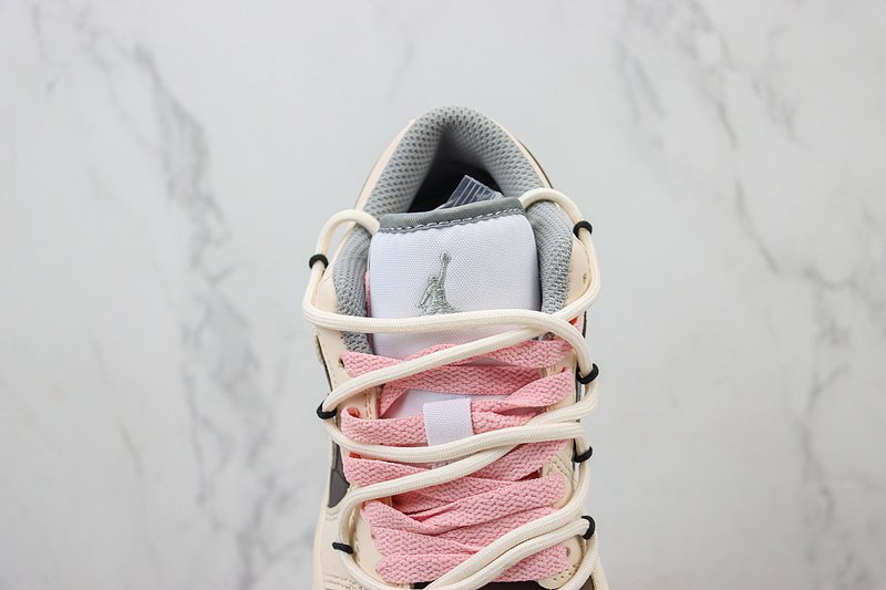 Air Jordan 1 Low "Dark Brown/Cream White/Pink" фото № 5