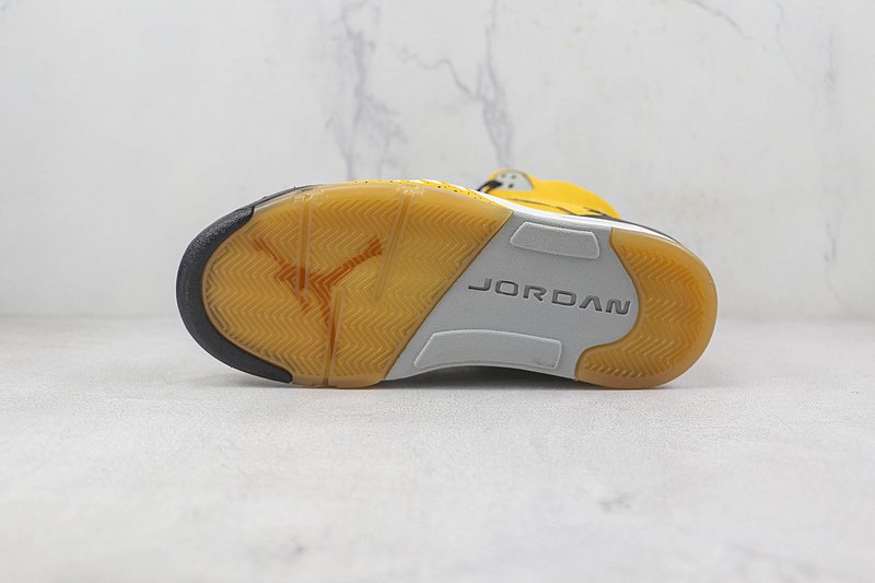 Air Jordan 5 Retro SP "Michigan" фото № 8