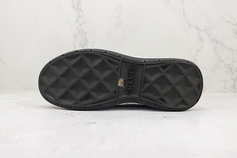 Chanel Bicolor Suede CC Trainer "White" фото № 9