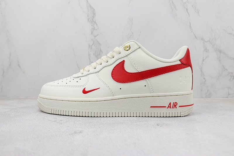 Nike Air Force 1 Low "White/Red/Mini-Swoosh" фото № 2