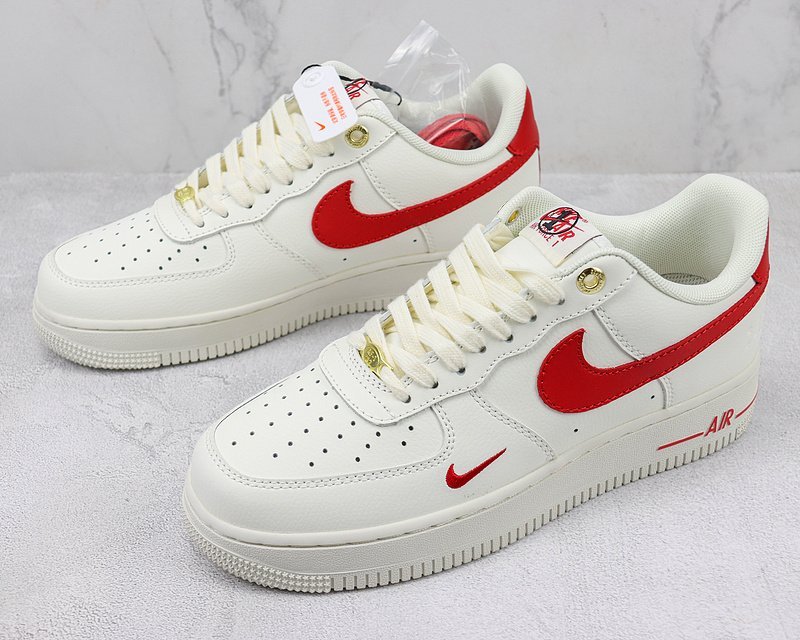 Nike Air Force 1 Low "White/Red/Mini-Swoosh" фото № 5