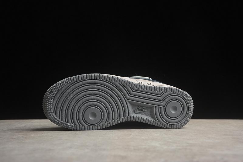 KAWS x Nike Air Force 1 "Industrial Grey" фото № 6