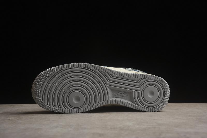 Nike Air Force 1 "Midnight Mischief" фото № 9