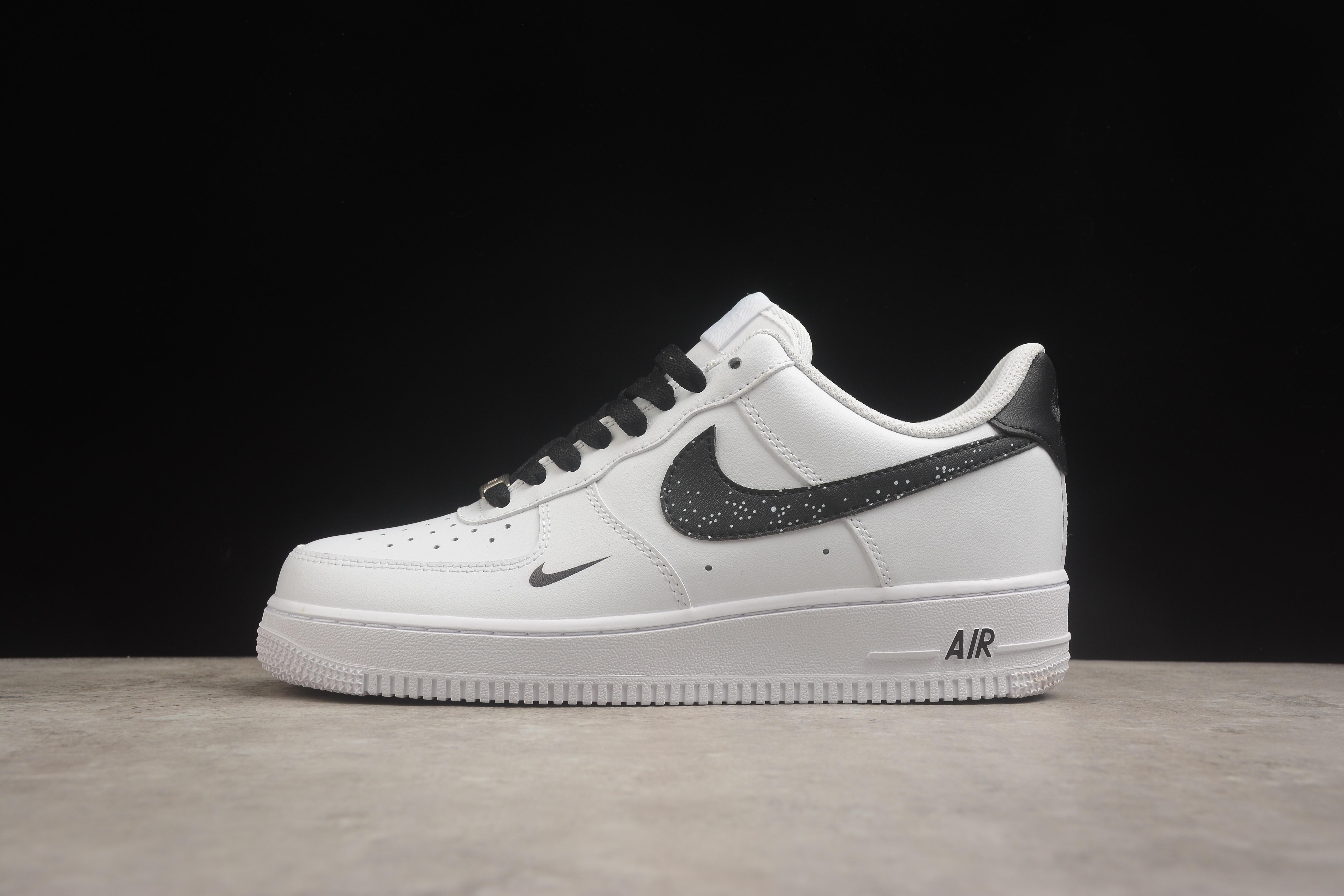 Nike Air Force 1 "White/Black" фото № 2
