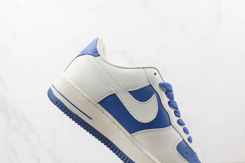 Nike Air Force 1 07 Low "White/Navy Blue" фото № 3