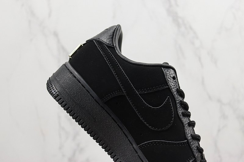 Tiffany & Co. x Nike Air Force 1 Low "Triple Black" фото № 3