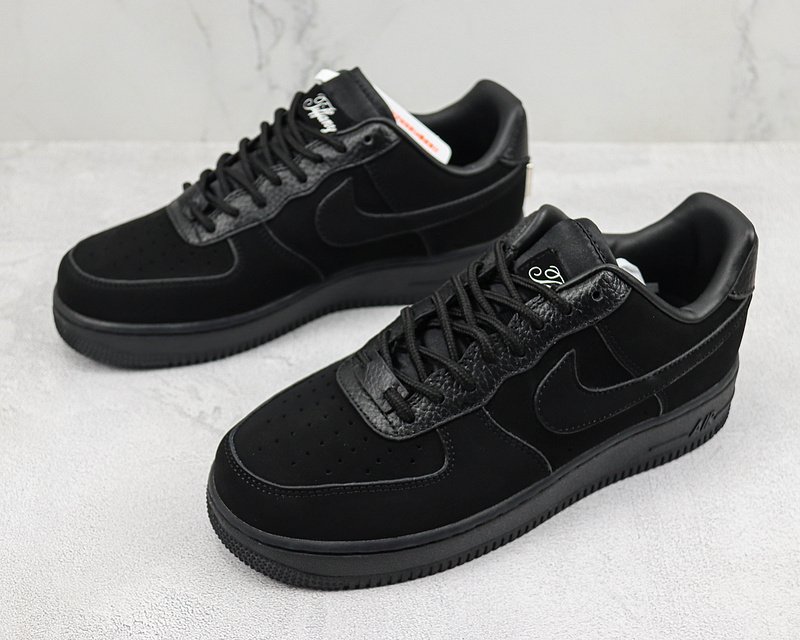Tiffany & Co. x Nike Air Force 1 Low "Triple Black" фото № 5