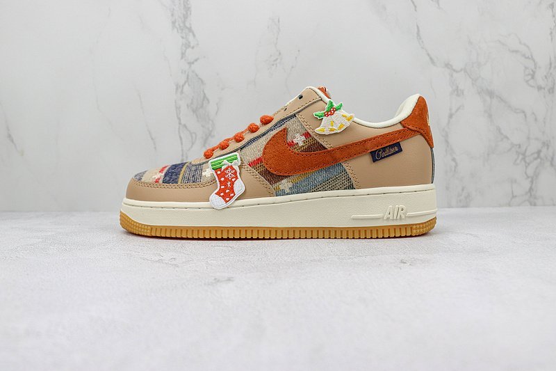 Nike Air Force 1 Low "Christmas Stocking" фото № 2