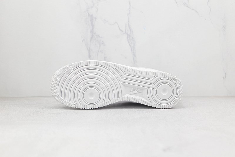 Nike Air Force 1 07 "Essential" фото № 8