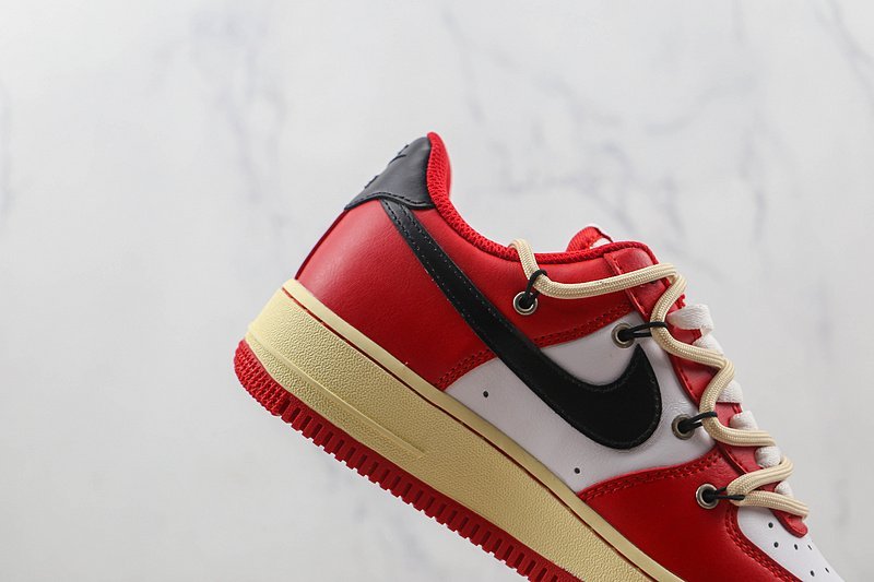 Nike Air Force 1 07 Low "University Red/White" фото № 4